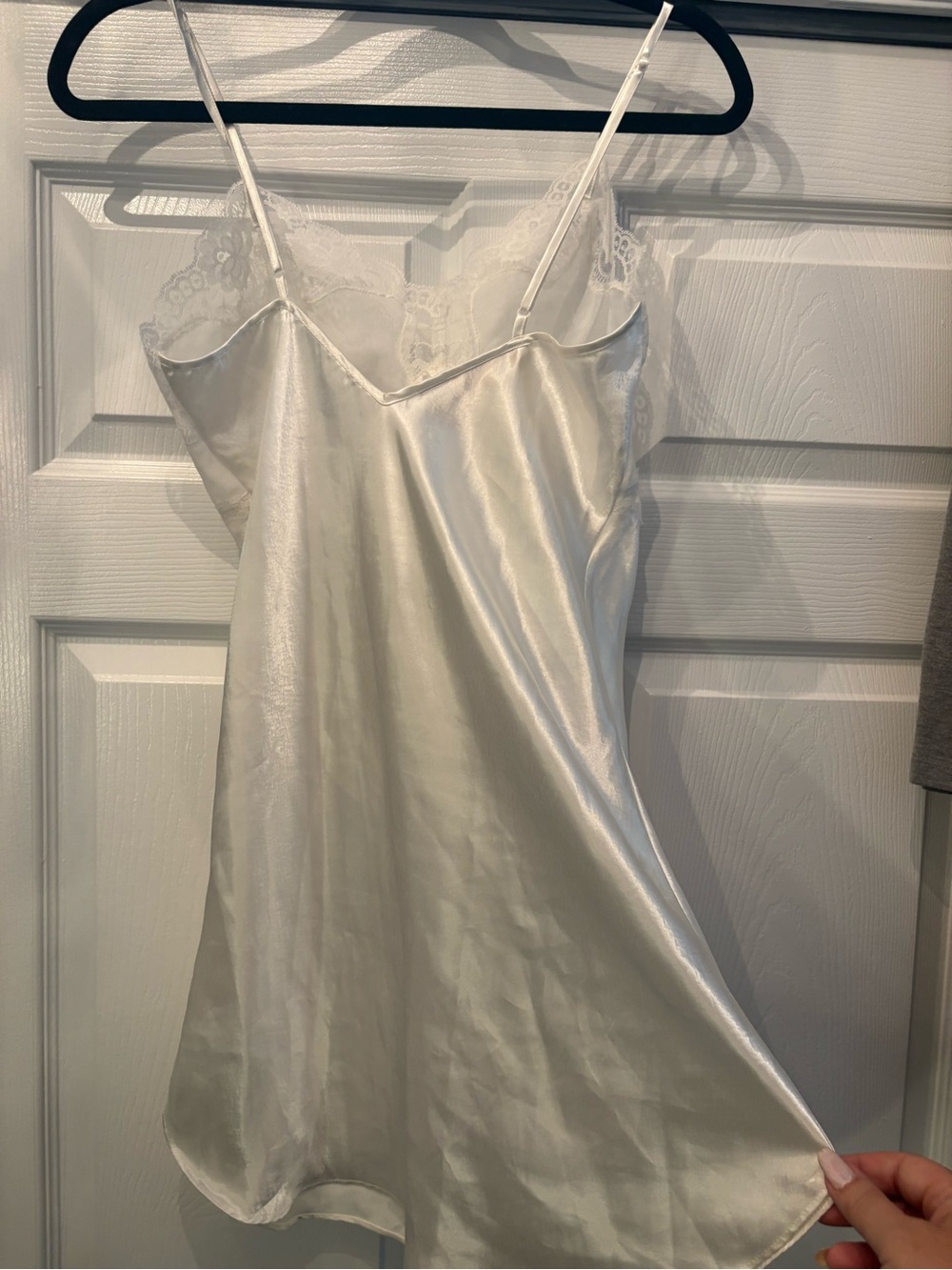 Victoria's Secret Ivory Satin Lace-Trim Chemise - Picture 2 of 3